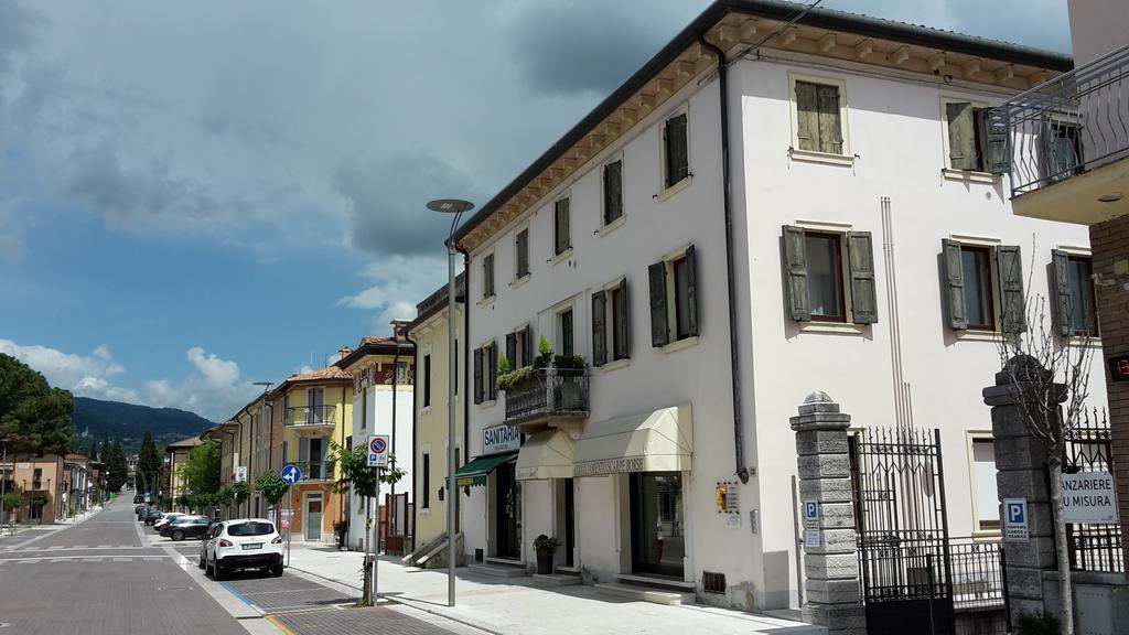 Aurora Appartamenti - A 150M Dall Ospedale Sacro Cuore Negrar Luaran gambar
